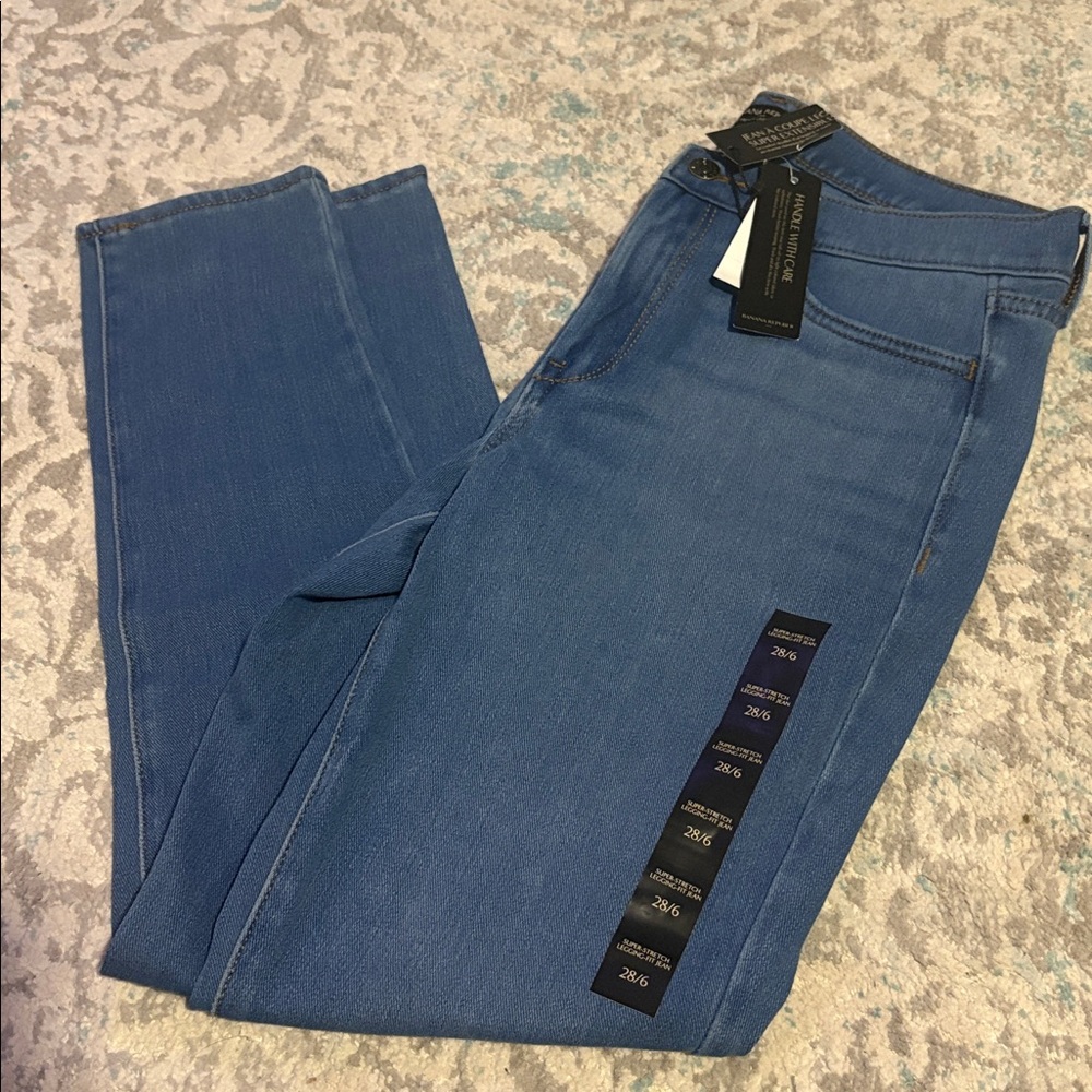 Banana Republic • Super Stretch Legging Fit Jean - Picture 1 of 8